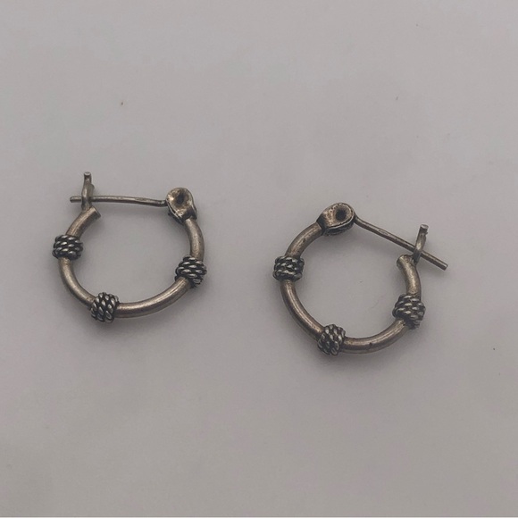 VTG Sterling Silver Rope Accent Mini Hoops / Half Inch - .5” - Picture 2 of 5